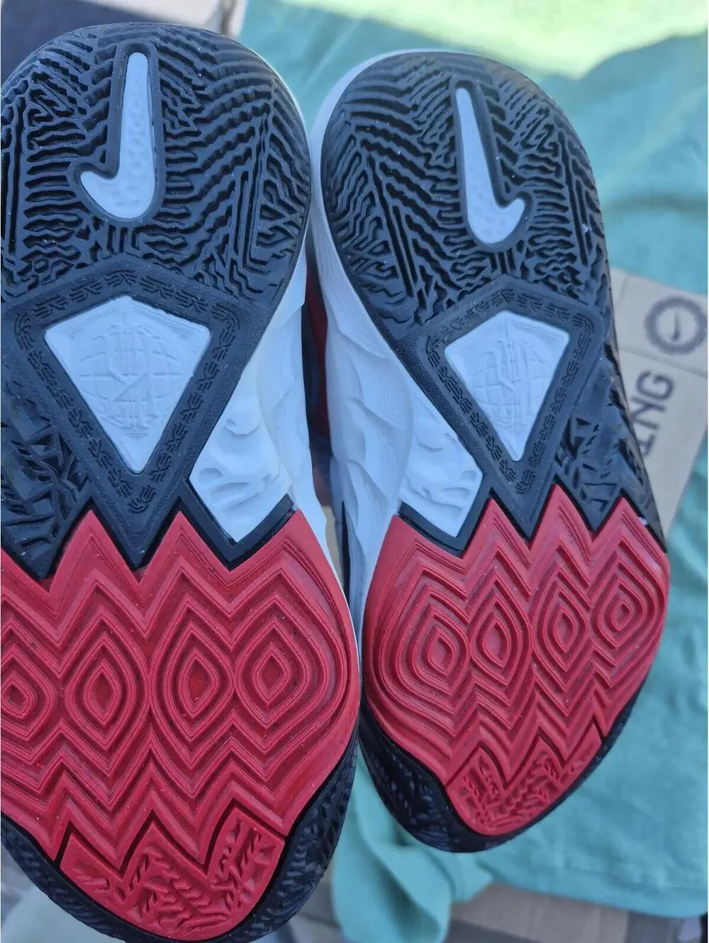 13C - Nike Kyrie 8 GO PS White University Red Black New